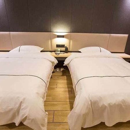 Thank Inn Plus Hotel Hebei Tangshan Road South District Train Station Εξωτερικό φωτογραφία